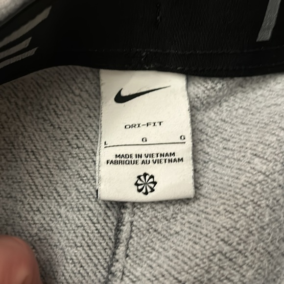 Nike Dri-Fit Men’s Size Large Grey/Black. - Picture 3 of 4